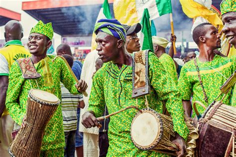  O Altar da Prosperidade : Um Retrato Vibrante da Vida Social em Yorubaland